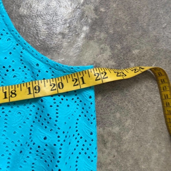 Michael Kors Shirt Womens 0X Aqua Blue‎ Eyelet Stretch Faux Wrap Top Sleeveless - Picture 3 of 11